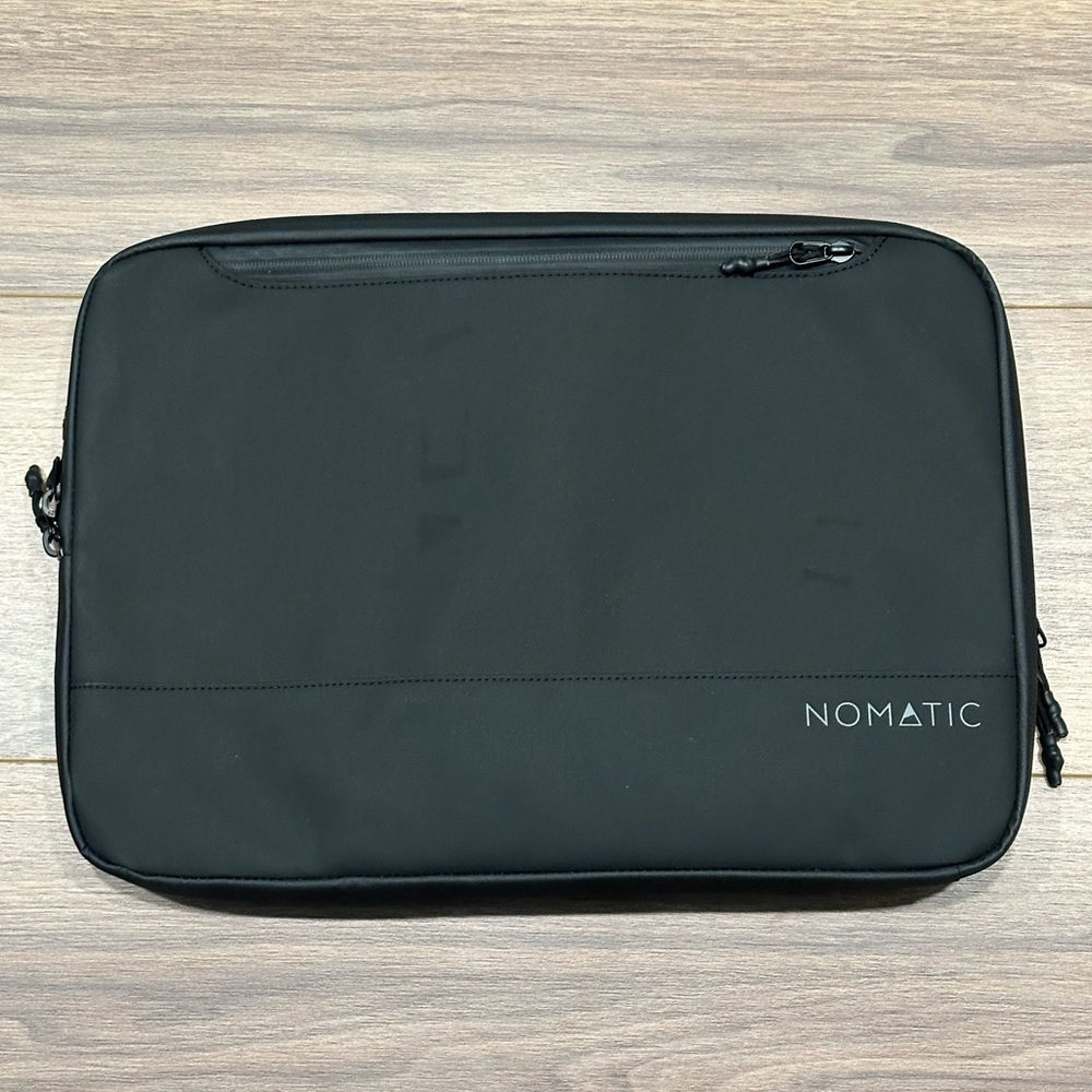 Nomadic Tech Case In Black - image 1